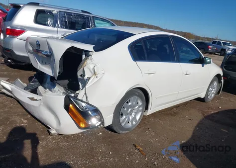 2010 Nissan Altima 2.5 S z USA, uszkodzony, nr VIN 1N4AL2AP0AN404607